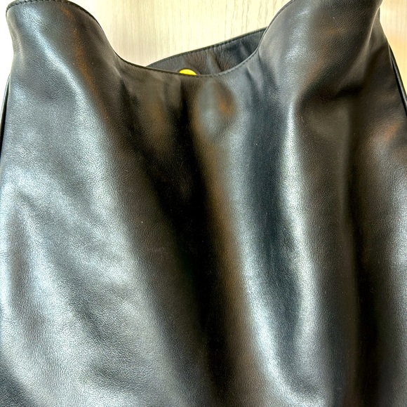 Gucci black leather Diana bag with bamboo handle - Picture 2 of 13